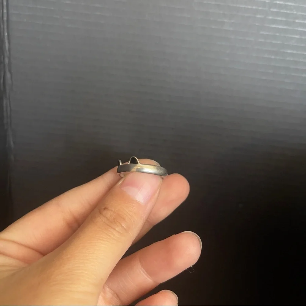 Cat silver tone black enamel adjustable sizable ring with paws